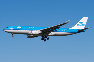 KLM A332 PH-AOE AMS 310720
