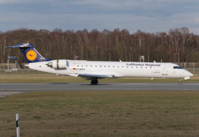 LufthansaRegional CRJ700 D-ACPF HAM 220310