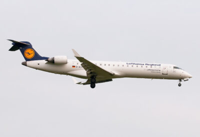 LufthansaRegional CRJ700 D-ACPM CPH 200612