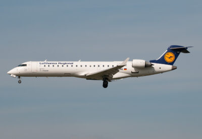 LufthansaRegional CRJ700 D-ACPR HAM 240911