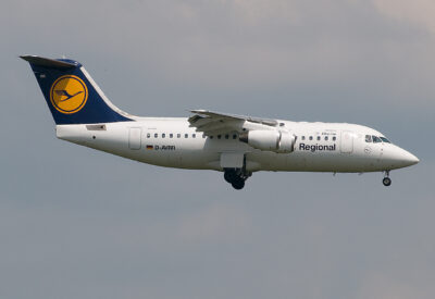 LufthansaRegional RJ85 D-AVRR CGN 020709