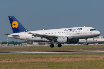 Lufthansa A319 D-AILY MXP 120617