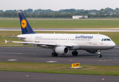 Lufthansa A320 D-AIPT DUS 290912