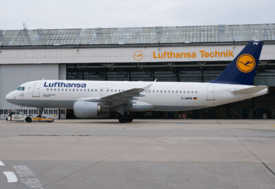 Lufthansa A320 D-AIPW DUS 140509