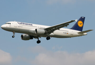 Lufthansa A320 D-AIQW LHR 130908