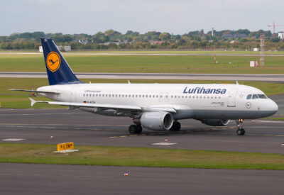 Lufthansa A320 D-AIZH DUS 290912