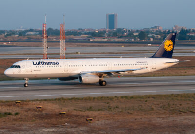 Lufthansa A321 D-AIDN IST 011012