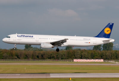 Lufthansa A321 D-AIRA DUS 290912