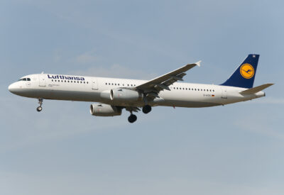 Lufthansa A321 D-AISK HAM 220310