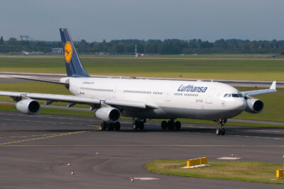 Lufthansa A343 D-AIGS DUS 290912