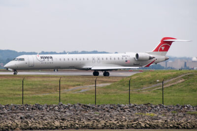 NorthwestAirlink CRJ900 N927XJ DCA 021009