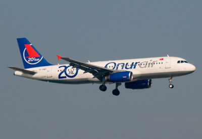 OnurAir A320 TC-OBS IST 031012