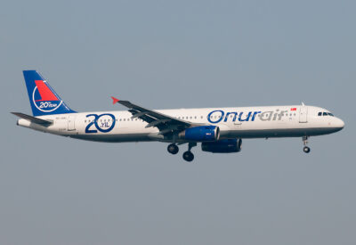 OnurAir A321 TC-OAL IST 031012