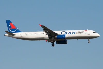 OnurAir A321 TC-OBY AYT 110915