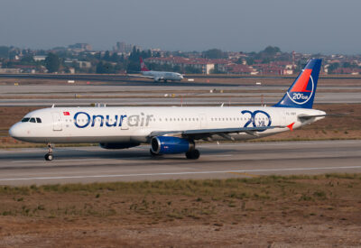 OnurAir A321 TC-OBY IST 031012