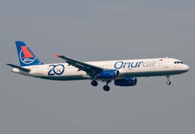 Onurair A321 TC-OBK IST 031012