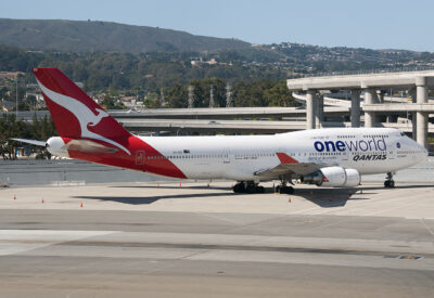 Qantas 744 VH-OEB SFO 041009