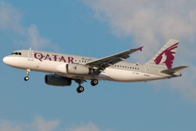 Qatar A320 A7-AHI DXB 120214