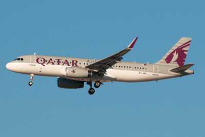 Qatar A32A A7-AHX DXB 140214
