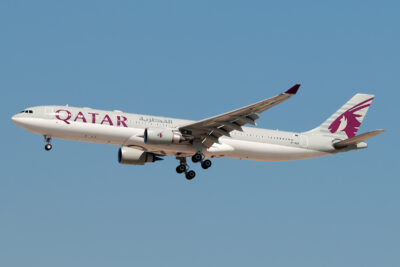 Qatar A333 A7-AEB DXB 150214