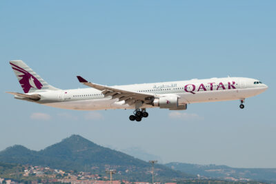 Qatar A333 A7-AEH BCN 060713
