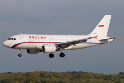 Rossiya A319 EI-ETO DUS 290912