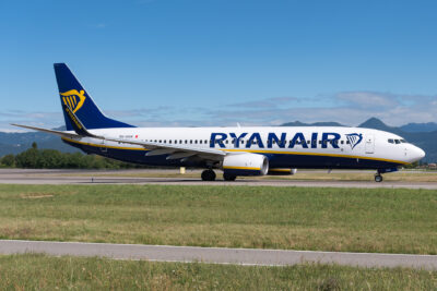 Ryanair 73H 9H-QAW BGY 290821