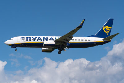 Ryanair 73H 9H-QAZ BGY 290821