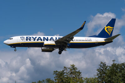 Ryanair 73H 9H-QBQ BGY 290821