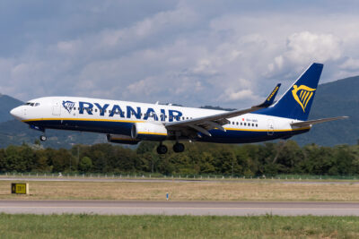 Ryanair 73H 9H-QBS BGY 290821