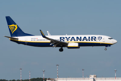 Ryanair 73H 9H-QCW MXP 300821