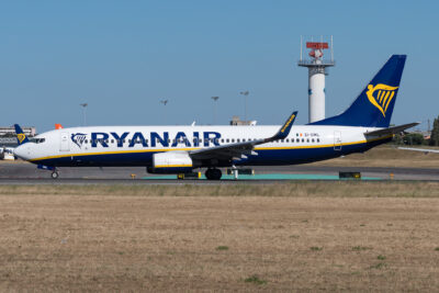 Ryanair 73H EI-DWL LIS 160618
