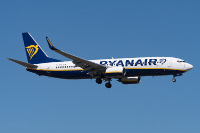 Ryanair 73H EI-EFO LIS 170618