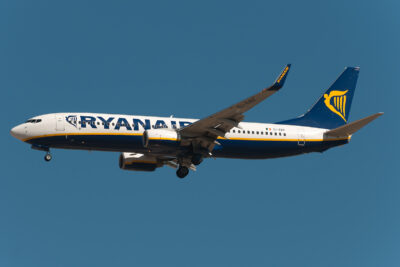 Ryanair 73H EI-EKF MAD 111011
