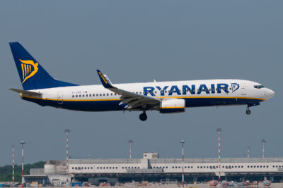 Ryanair 73H EI-ENG MXP 100617a