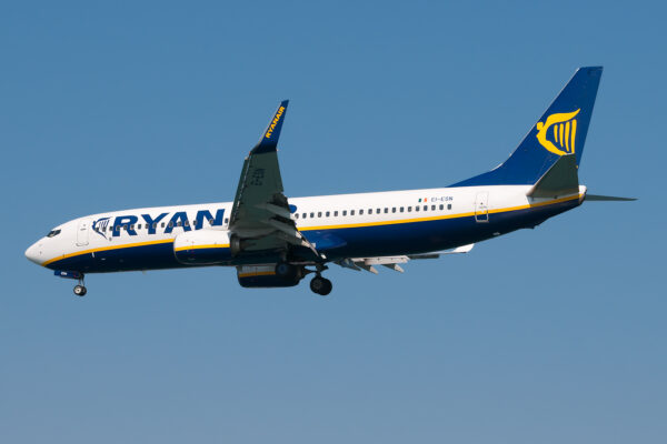 Ryanair 73H EI-ESN CFU 300815