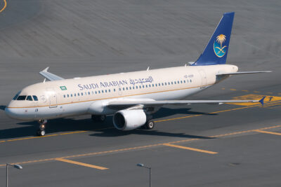 SaudiArabian A320 HZ-AS19 DXB 150214