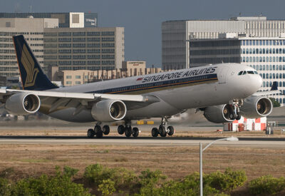 SingaporeAirlines A345 9V-SGE LAX 061010
