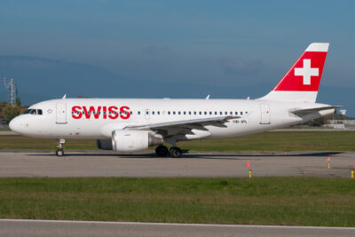 Swiss A319 HB-IPV GVA 261014