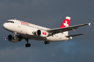Swiss A319 HB-IPX LHR 070112