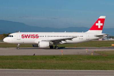 Swiss A320 HB-IJH GVA 261014