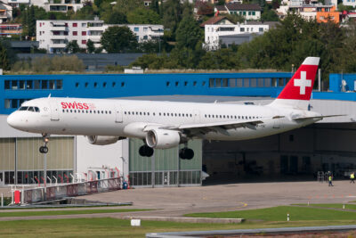 Swiss A321 HB-IOC ZRH 200817