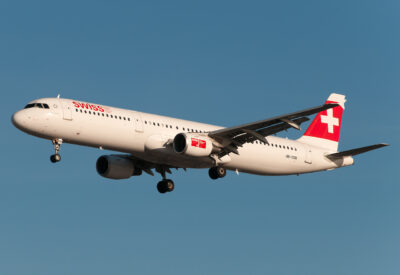 Swiss A321 HB-IOM LHR 070112