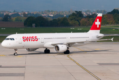 Swiss A321 HB-ION GVA 261014