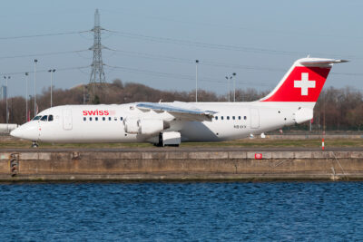 Swiss RJ100 HB-IXV LCY 060315