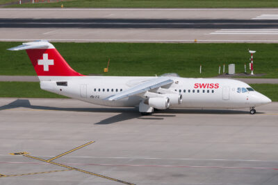 Swiss RJ100 HB-IYZ ZRH 200817a