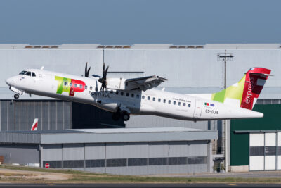 TAPPortugalExpress ATR72 CS-DJA LIS 170618a