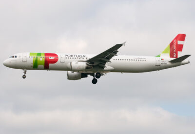 TAPPortugal A321 CS-TJE LHR 130908