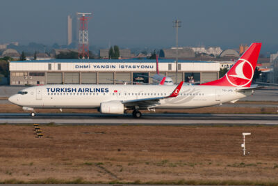 TurkishAirlines 739 TC-JYG IST 011012