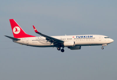 TurkishAirlines 73H TC-JFC IST 031012